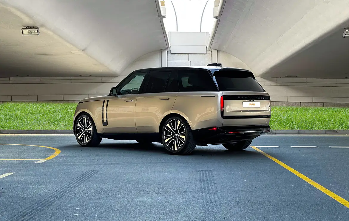 Rent the prestigious Range Rover Vogue SE SUV in Dubai