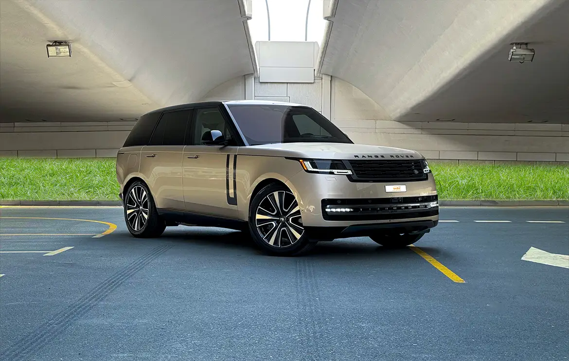 Lease the luxurious Range Rover Vogue SE SUV in the UAE