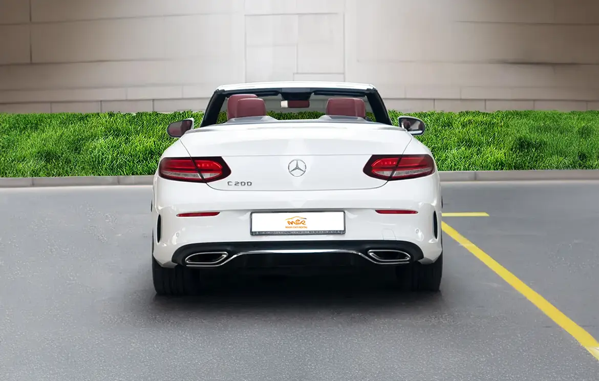 Hire the stylish Mercedes C200 convertible in Abu Dhabi